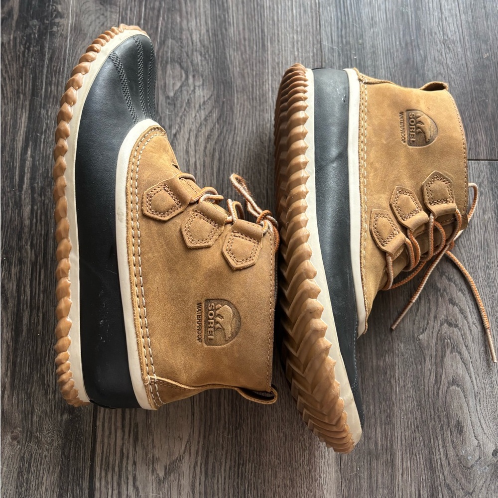 Sorel Boot - Picture 2 of 10